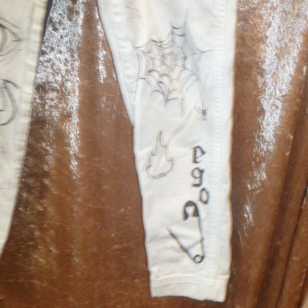 ๐๐ One-of-a-Kind Halloween Custom Jeans โ American Eagle โ Size 0 ๐๐ - Picture 7 of 13